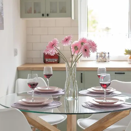 Apartment Spacious Grunwaldzka 77 Wrzeszcz By Renters Gdansk
