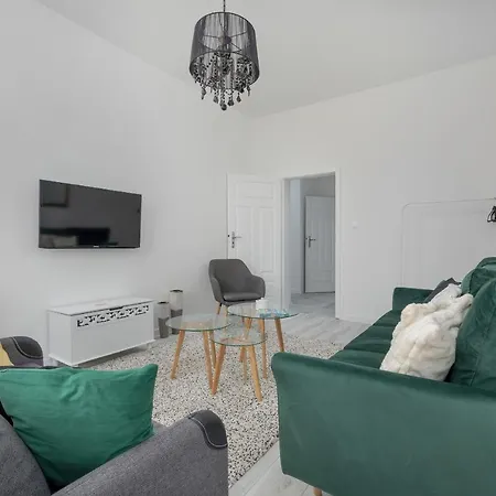 Apartment Spacious Grunwaldzka 77 Wrzeszcz By Renters Gdansk