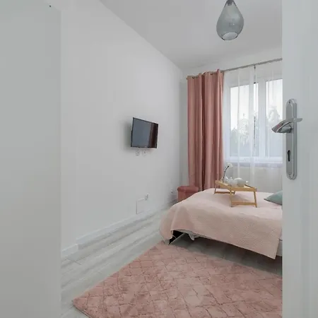 Spacious Grunwaldzka 77 Wrzeszcz By Renters Apartment
