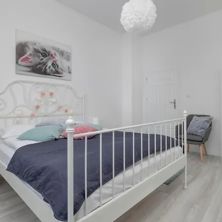Apartment Spacious Grunwaldzka 77 Wrzeszcz By Renters