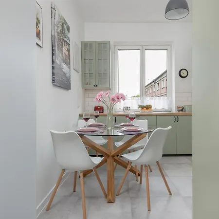 Apartment Spacious Grunwaldzka 77 Wrzeszcz By Renters *