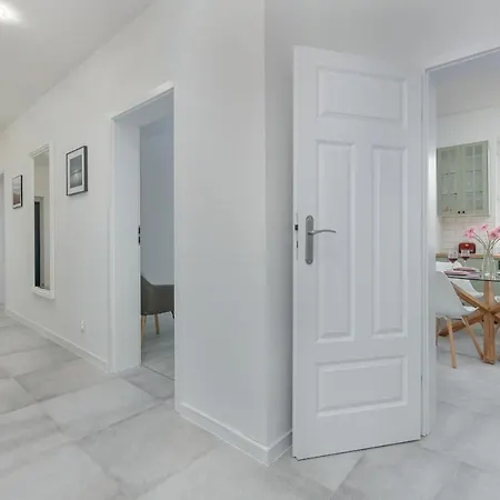 Spacious Grunwaldzka 77 Wrzeszcz By Renters * Gdansk